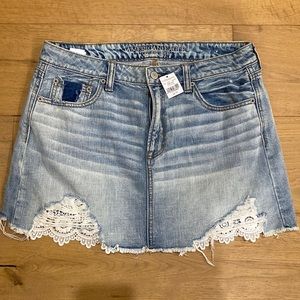 NWT Woman’s American Eagle denim/lace mini skirt - size 10